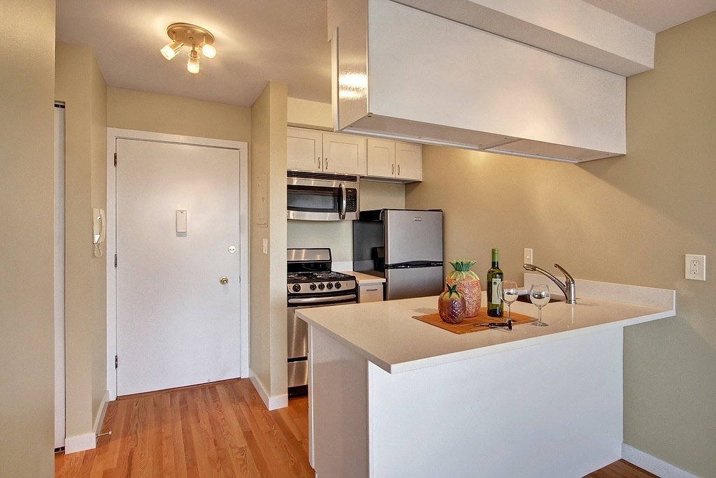 1221 Apartments 2 of 4