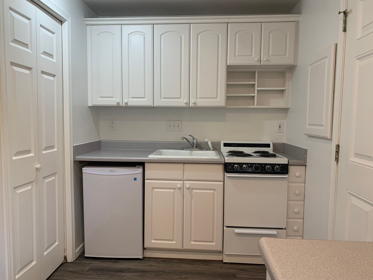 Seattle Apartment: 4048 2nd Ave NE