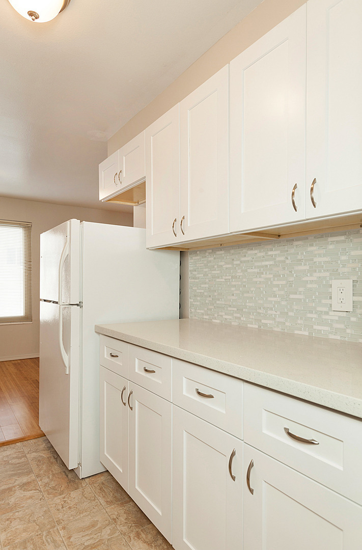 Seattle Apartment: 951 N 42nd St