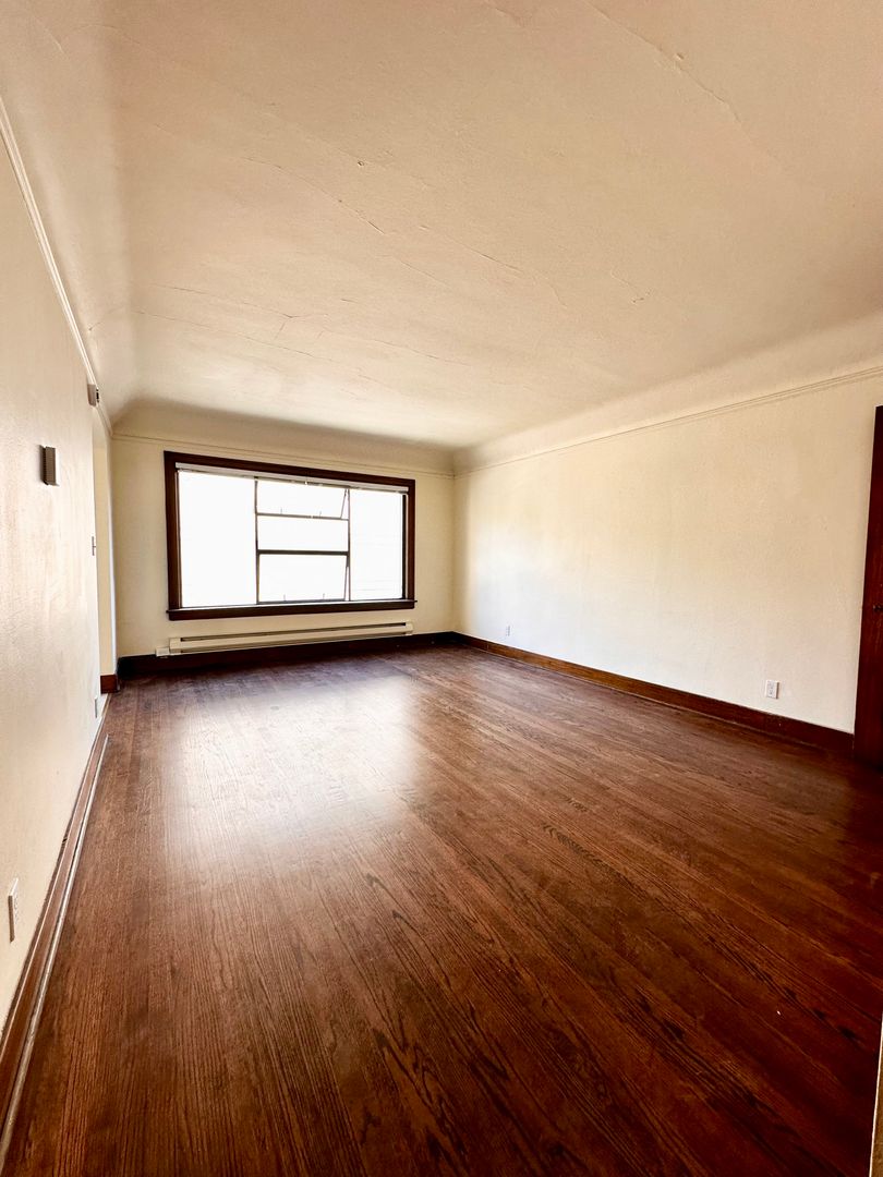 The Windermere Apartments 2 of 9