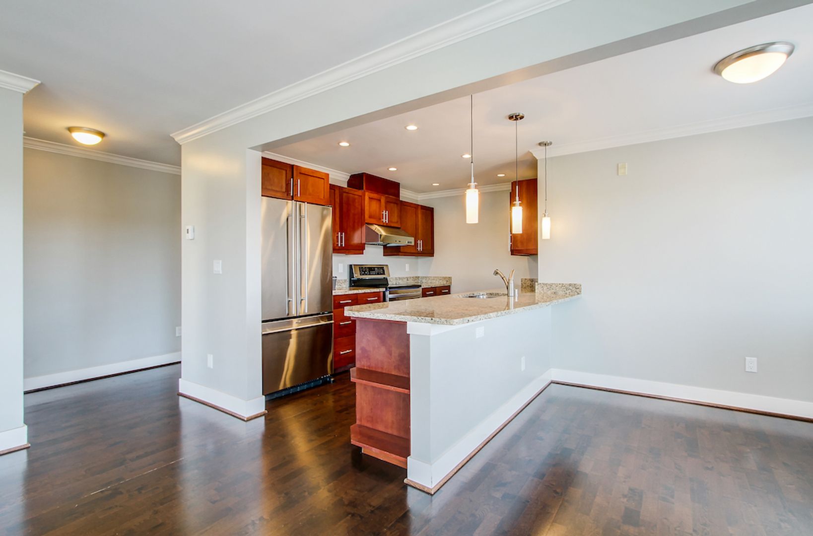 Top Floor, 3 Bedroom PENTHOUSE in Ballard- huge master, views, in unit laundry! 2 of 12