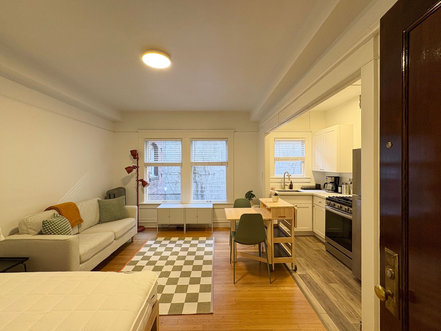 Seattle Apartment: 2014 4th Ave