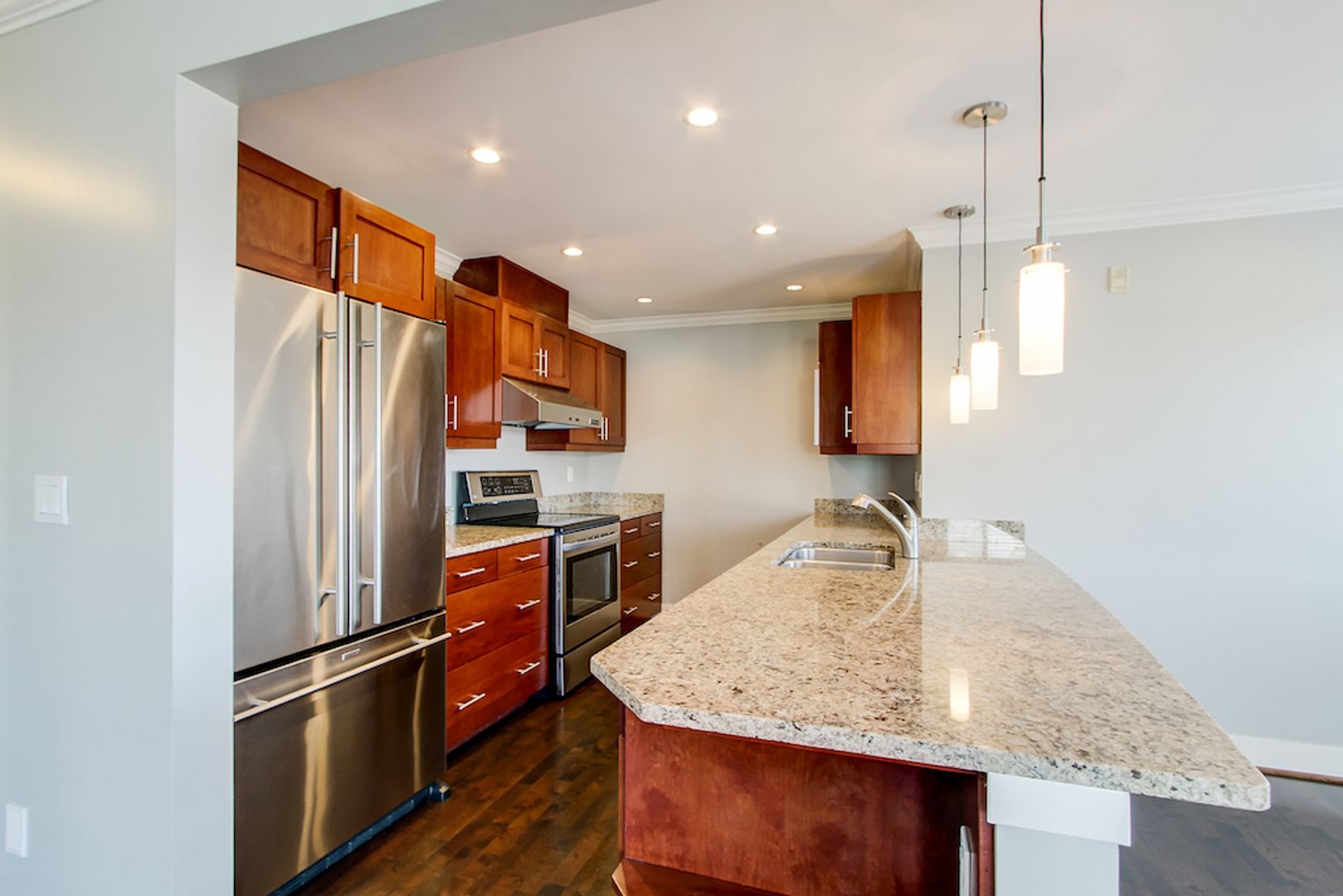 Top Floor, 3 Bedroom PENTHOUSE in Ballard- huge master, views, in unit laundry! 8 of 12