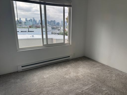 Top floor with sweeping views of downtown! – photo 1