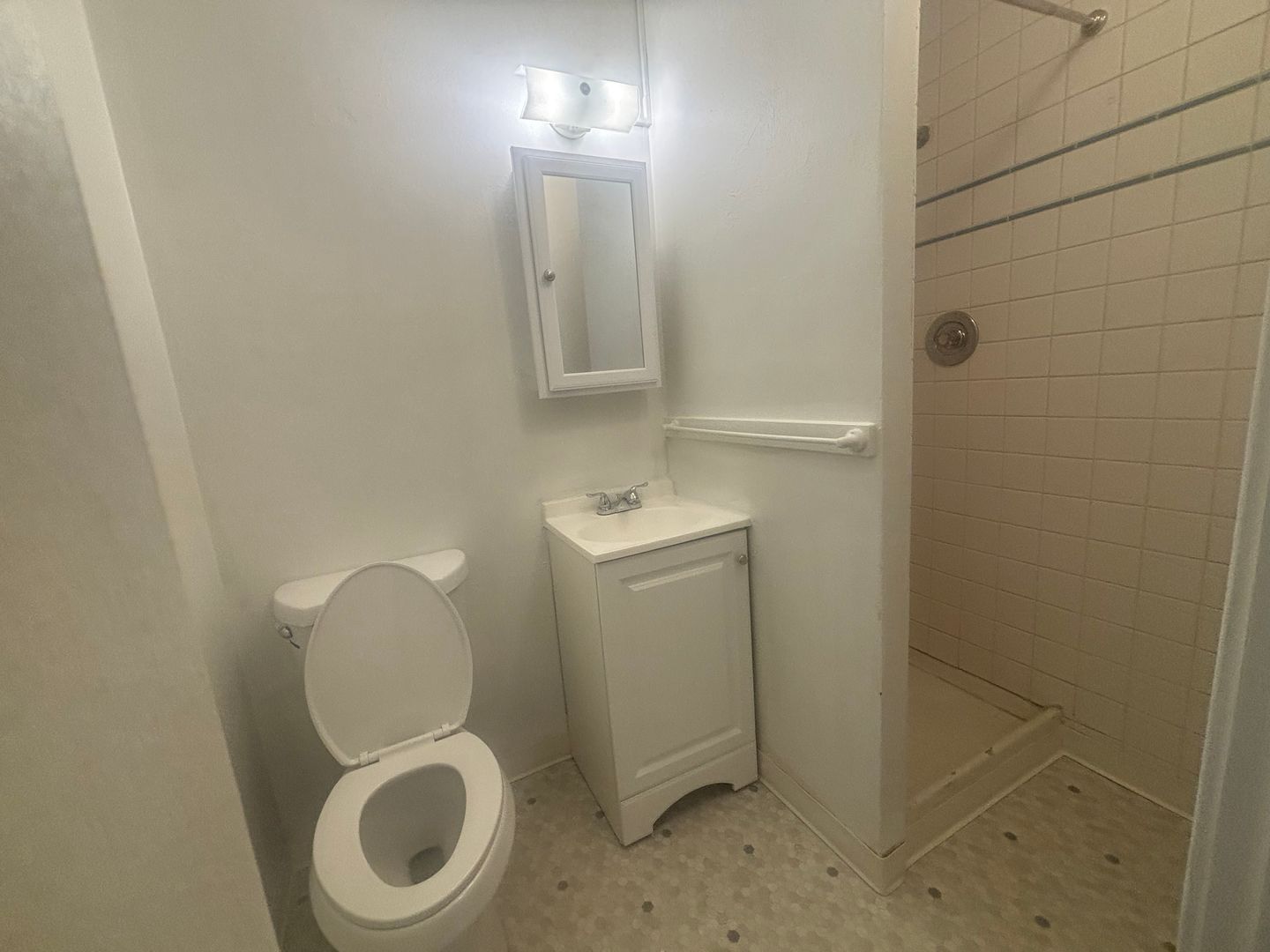 Seattle Apartment: 5227 Leary Ave NW