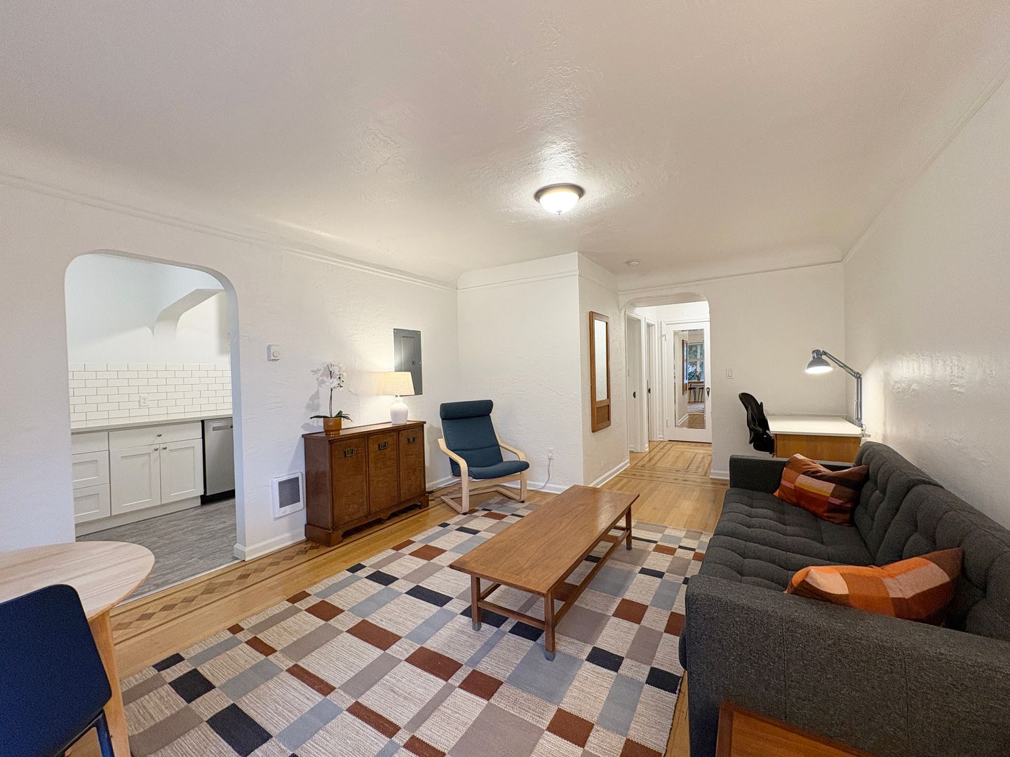 Seattle Apartment: 924 16th Avenue