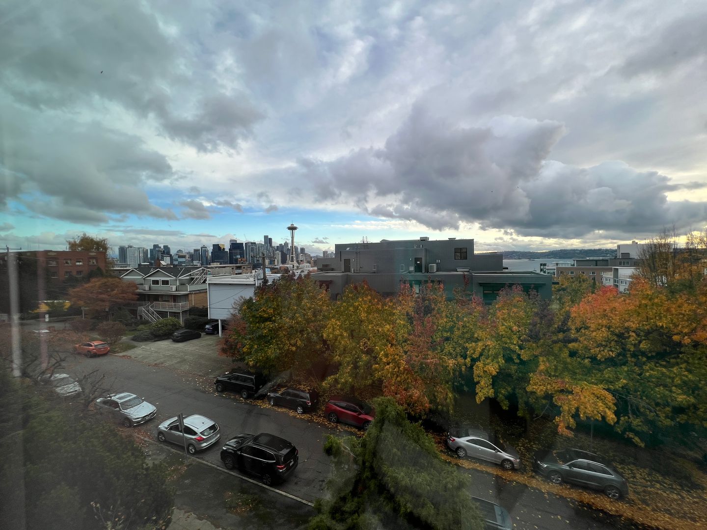 Seattle Apartment: 1000 Queen Anne Ave N