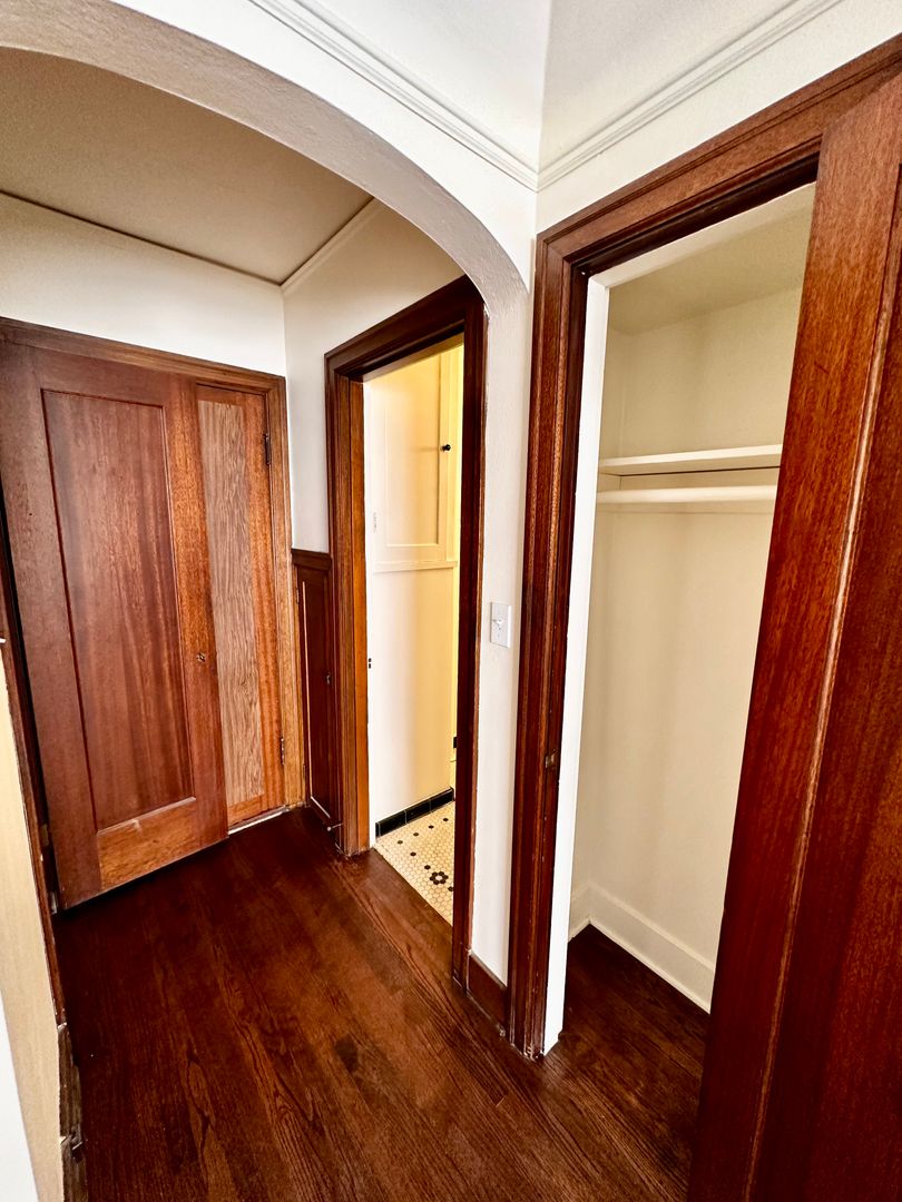 The Windermere Apartments 4 of 9