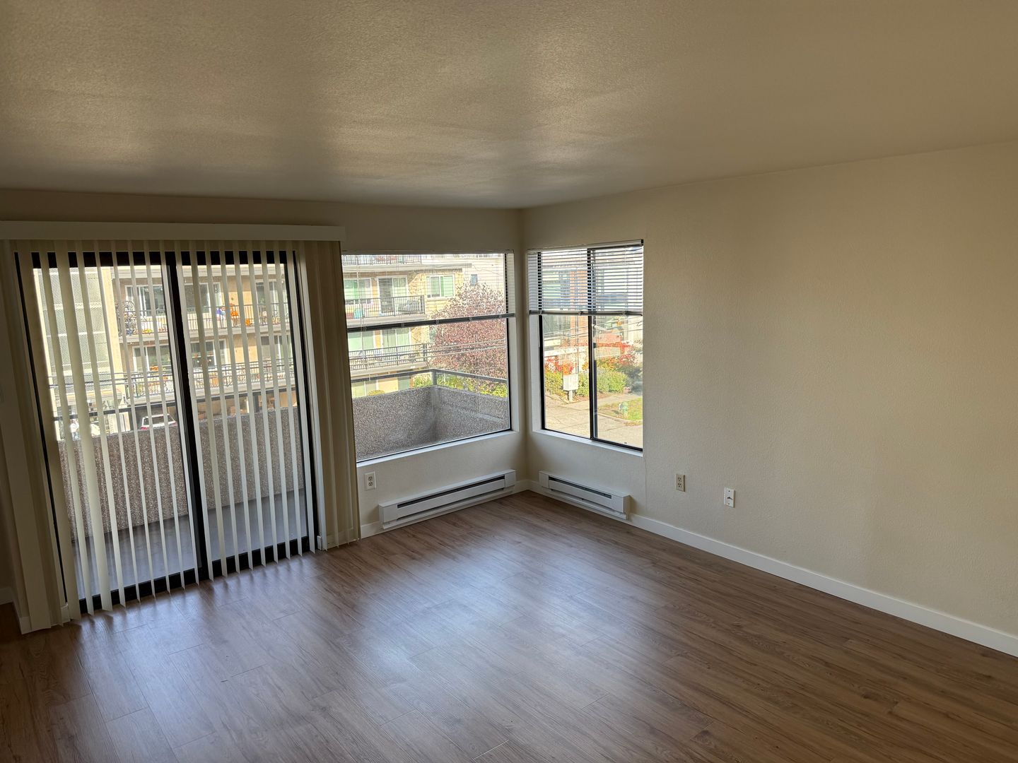 Seattle Apartment: 1433 NW 64th St