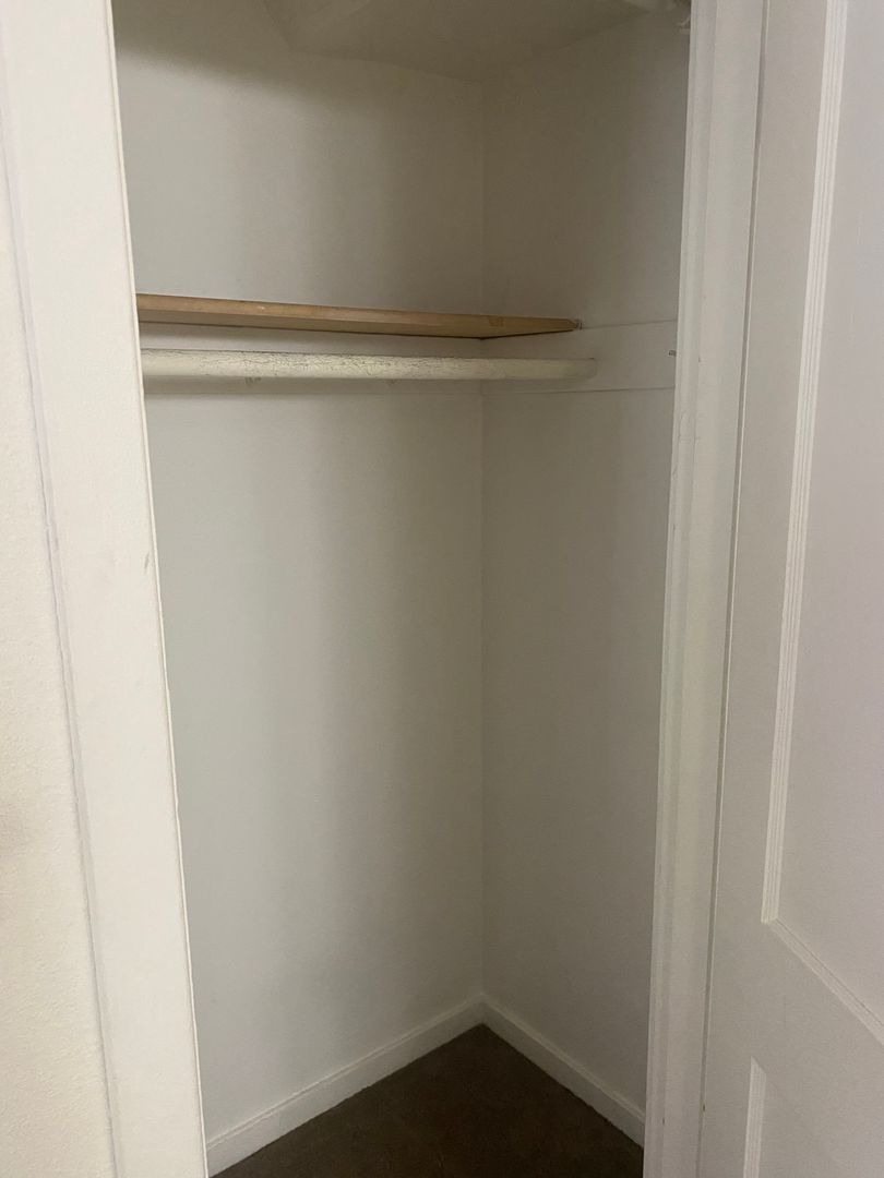 Seattle Apartment: 5227 Leary Ave NW