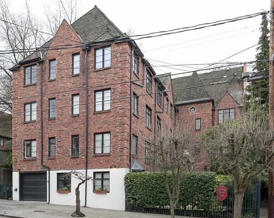 Seattle Apartment: 420 13th Ave E