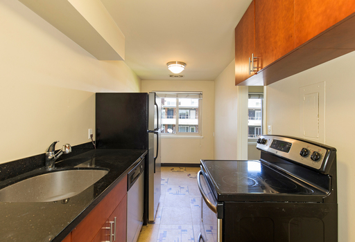 Remodeled, Quiet 1 BD in Excellent Location at Great Price! – photo 1