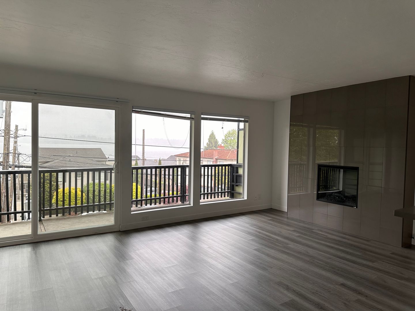 Seattle Apartment: 2035 43rd Ave E