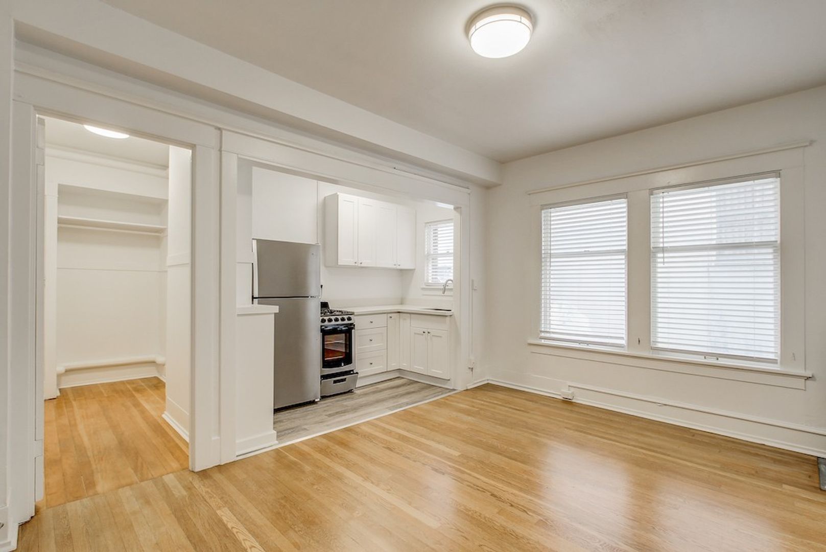 Seattle Apartment: 2014 4th Ave