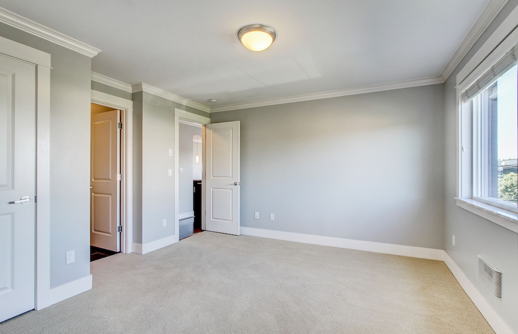 Top Floor, 3 Bedroom PENTHOUSE in Ballard- huge master, views, in unit laundry! 5 of 12
