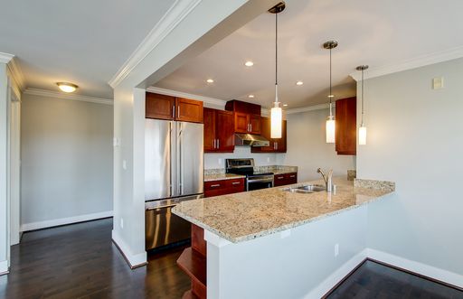 Top Floor, 3 Bedroom PENTHOUSE in Ballard- huge master, views, in unit laundry! – photo 1