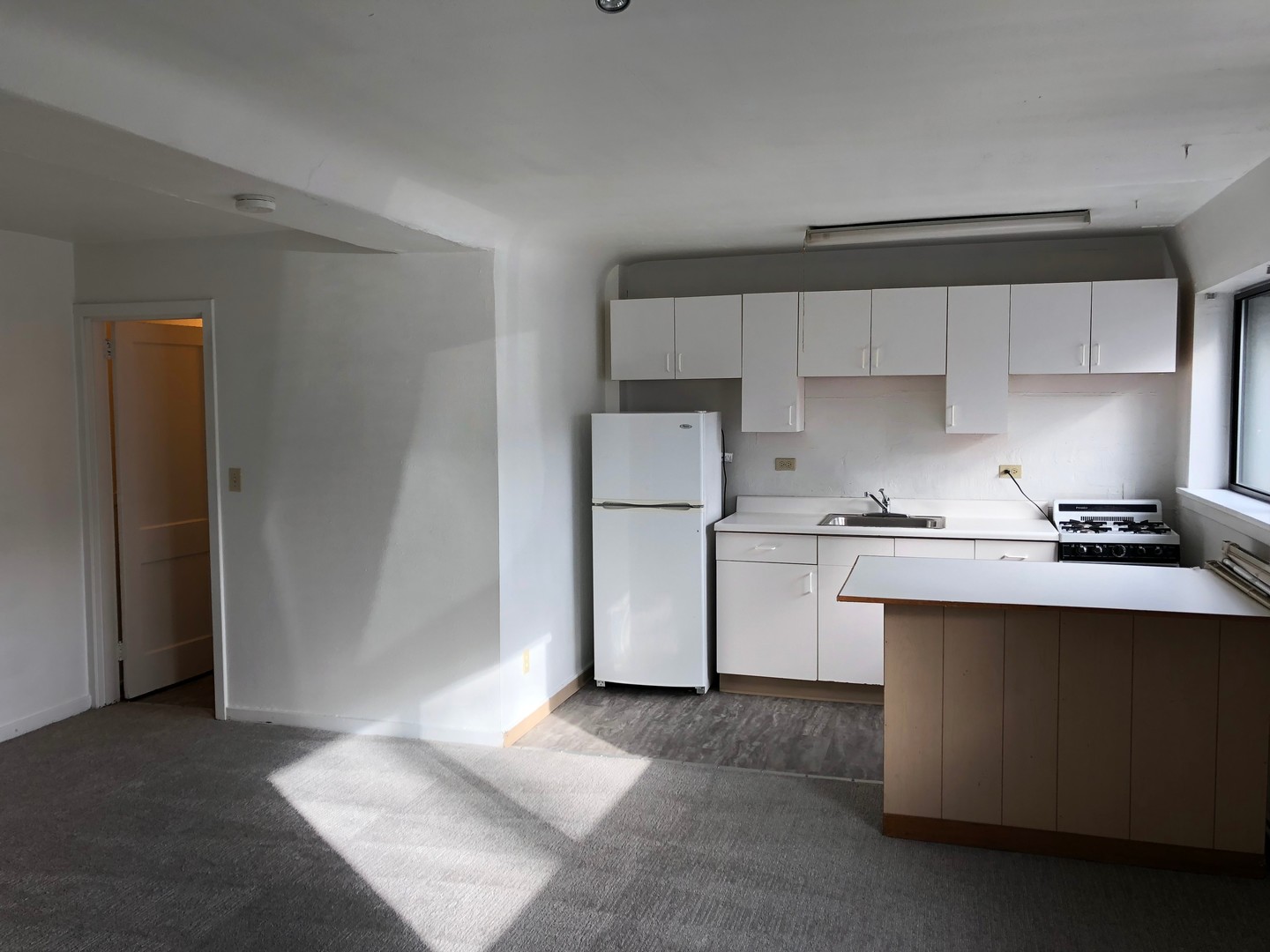 Seattle Apartment: 5227 Leary Ave NW