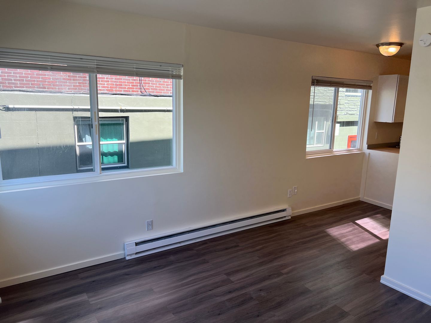 Seattle Apartment: 1000 Queen Anne Ave N