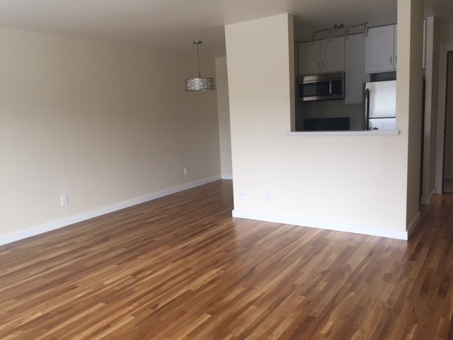 Seattle Apartment: 1221 Queen Anne Ave N