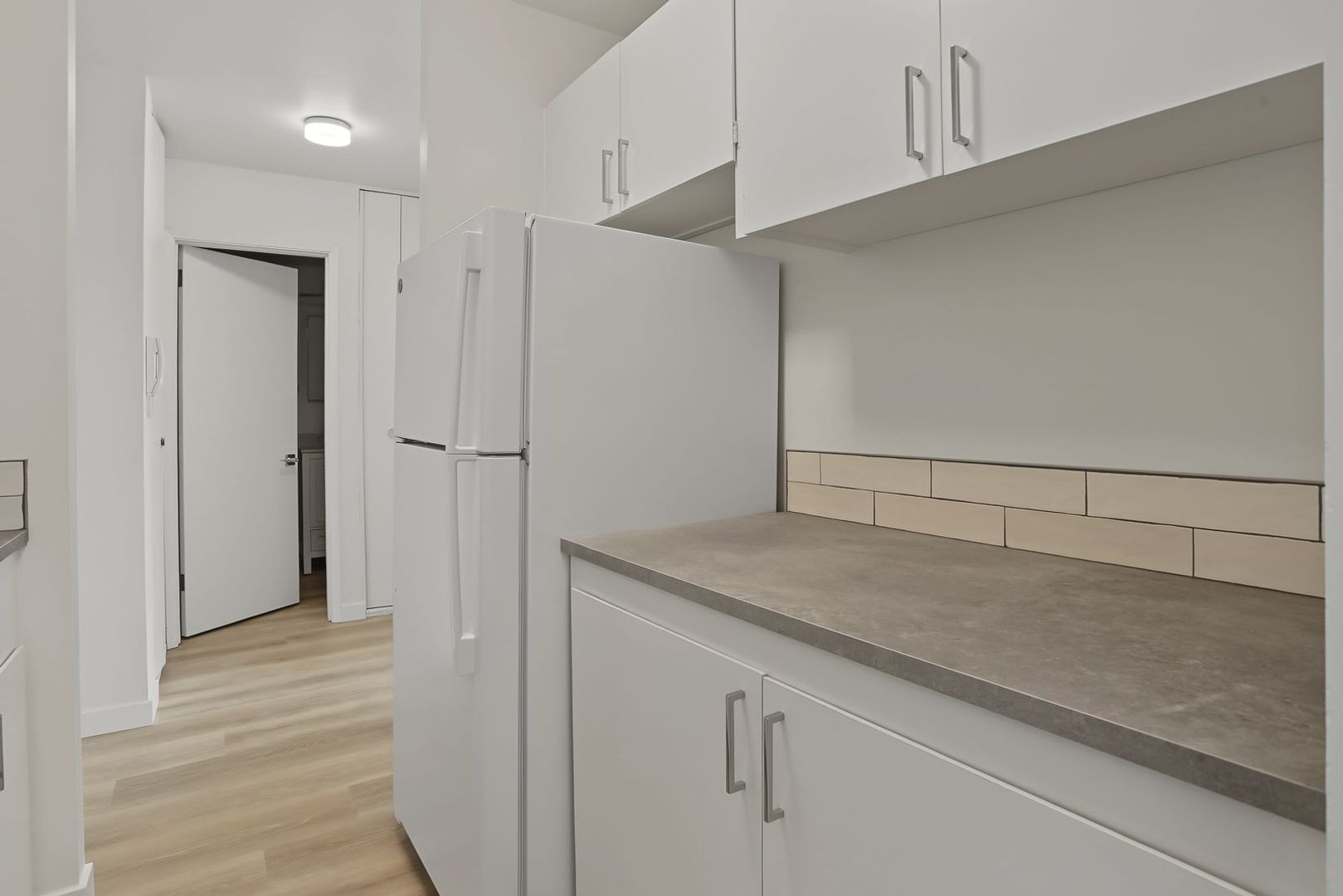 1221 Apartments 5 of 13