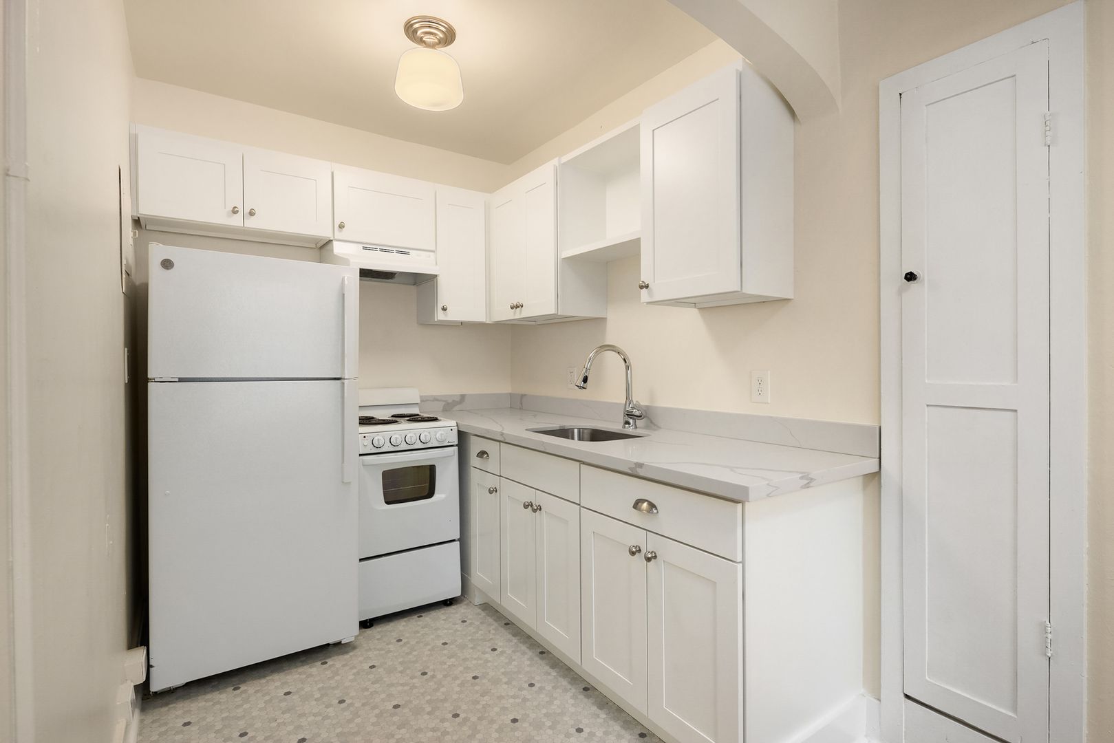 The Windermere Apartments 2 of 12
