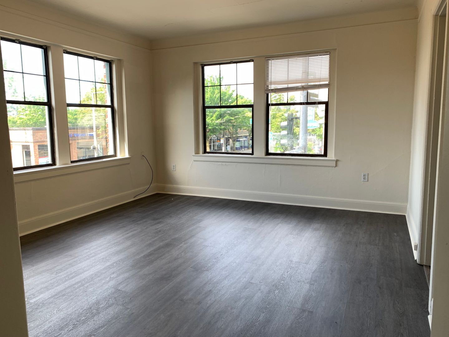 Seattle Apartment: 5508 22nd Ave NW