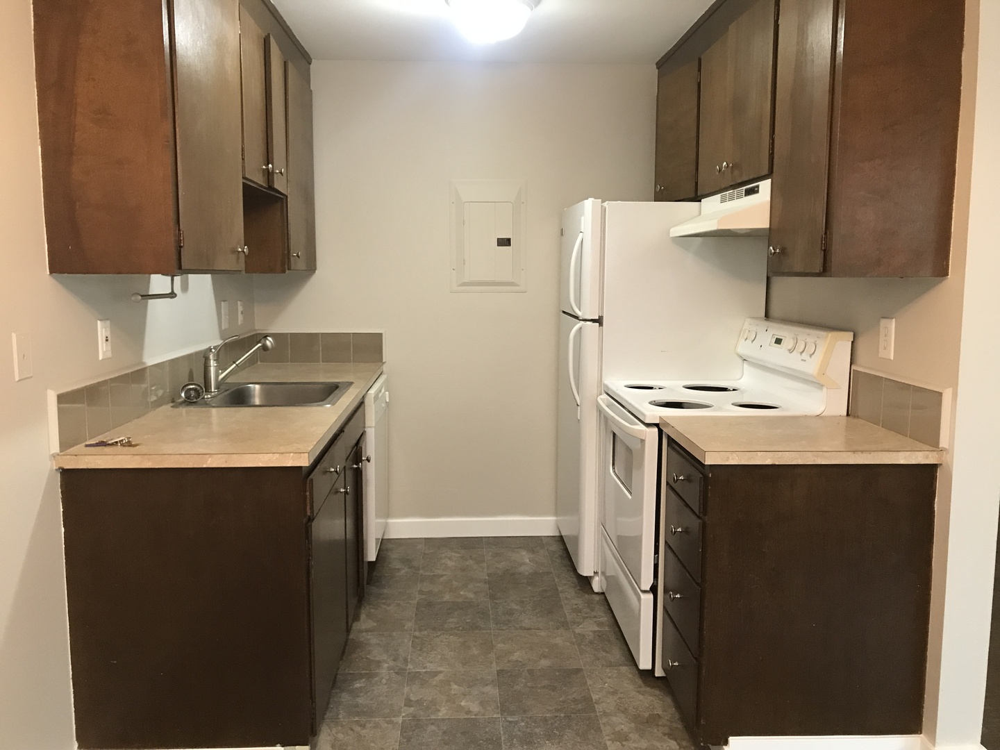 Seattle Apartment: 527 Summit Ave E