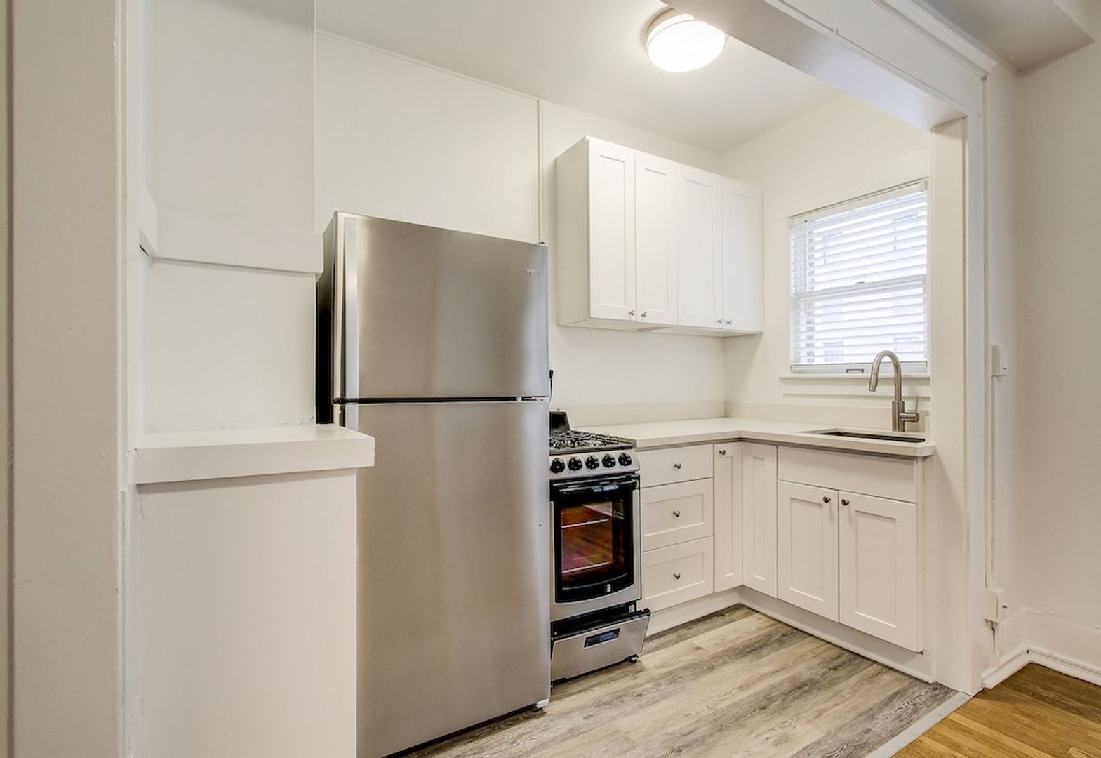 Seattle Apartment: 2014 4th Ave