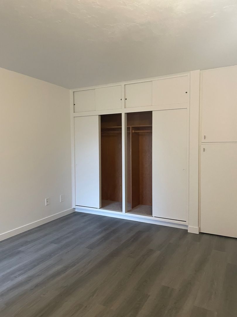 Seattle Apartment: 2035 43rd Ave E