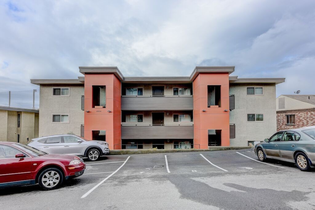 Seattle Apartment: 2834 15th Ave W
