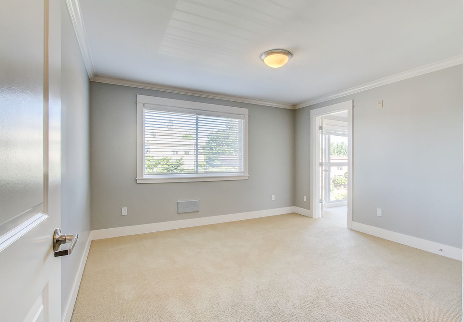 Top Floor, 3 Bedroom PENTHOUSE in Ballard- huge master, views, in unit laundry! 6 of 12
