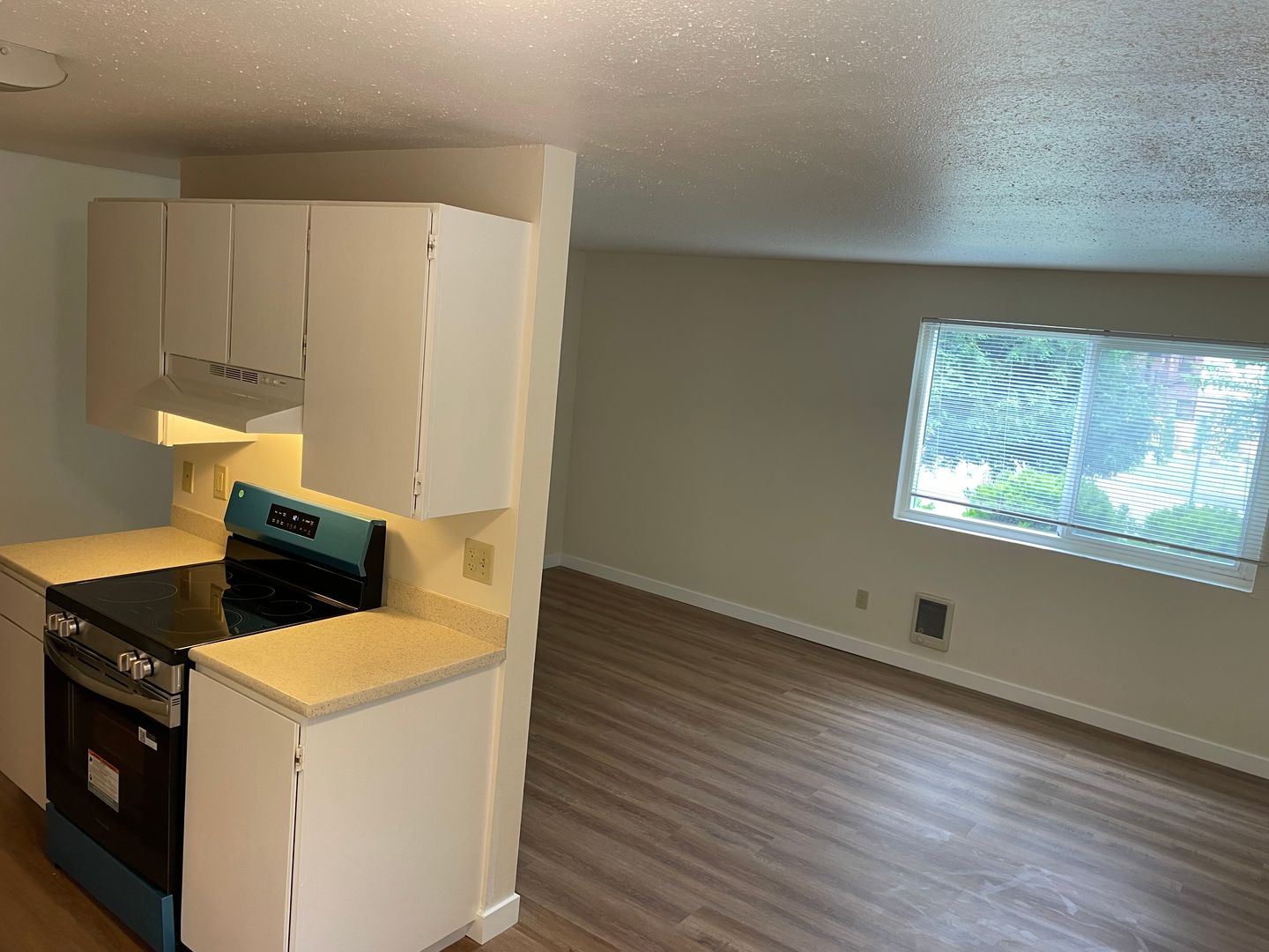 Bothell Apartment: 10619 E Riverside Drive, 10620 NE 175th Street