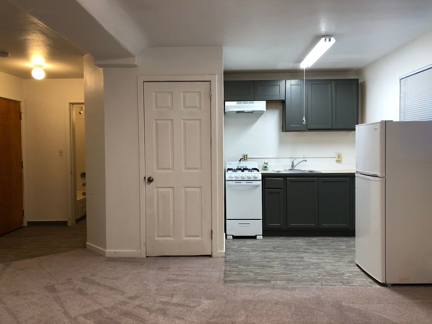 Seattle Apartment: 5227 Leary Ave NW