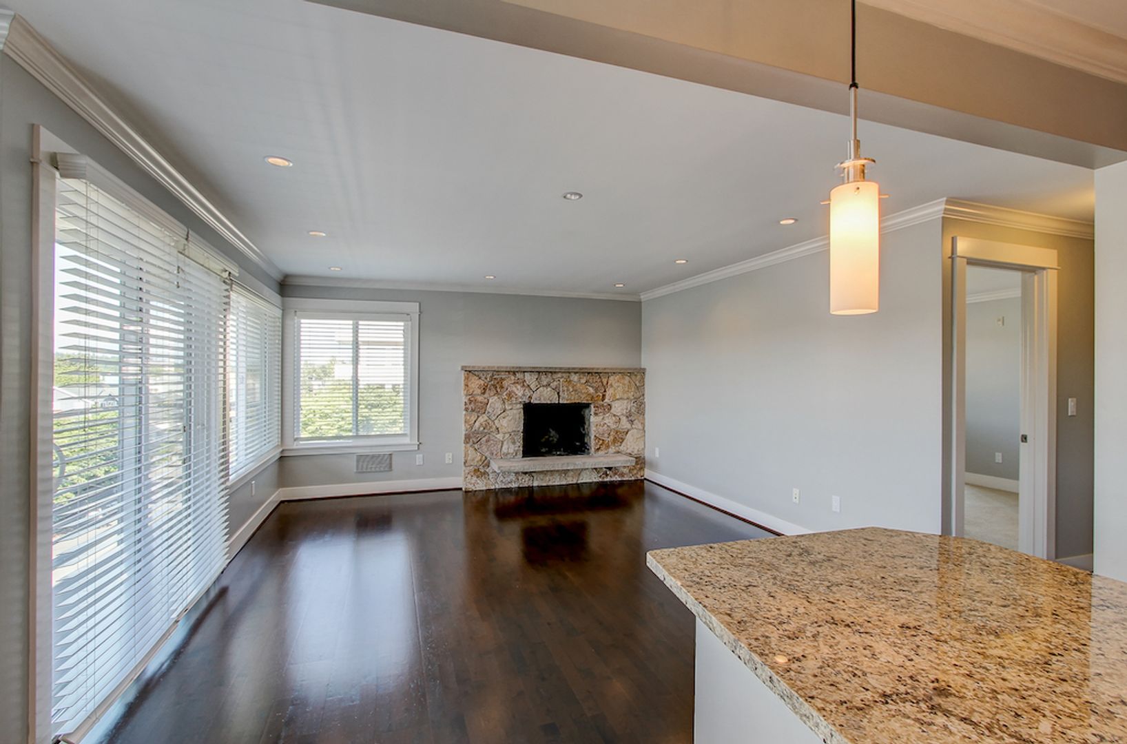 Top Floor, 3 Bedroom PENTHOUSE in Ballard- huge master, views, in unit laundry! 12 of 12