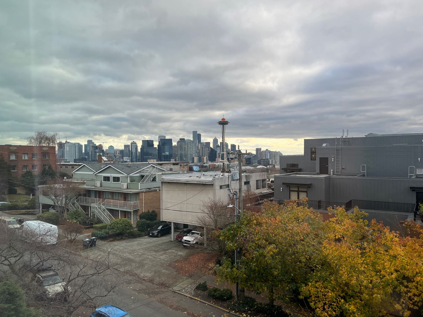 Seattle Apartment: 1000 Queen Anne Ave N