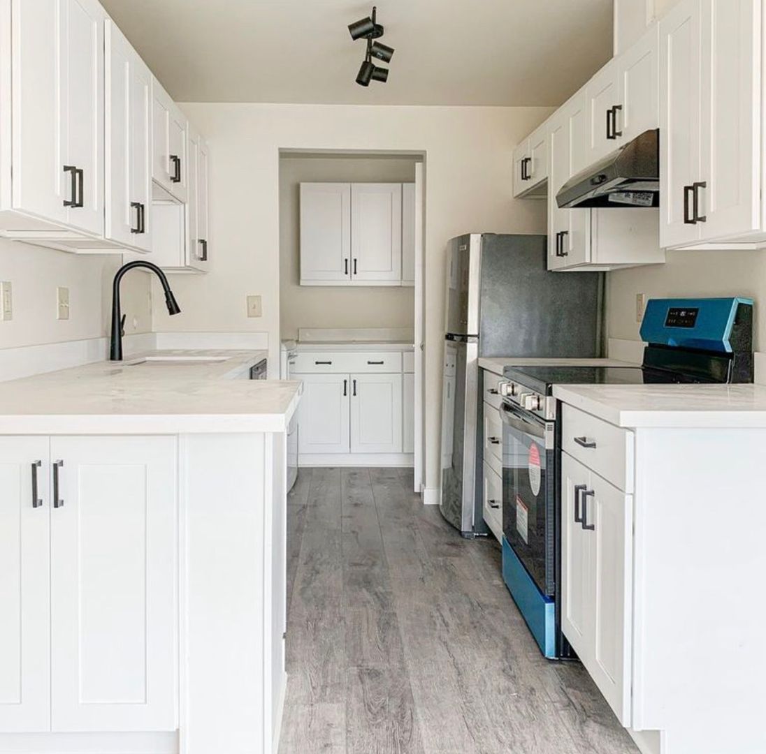 Seattle Apartment: 1433 NW 64th St