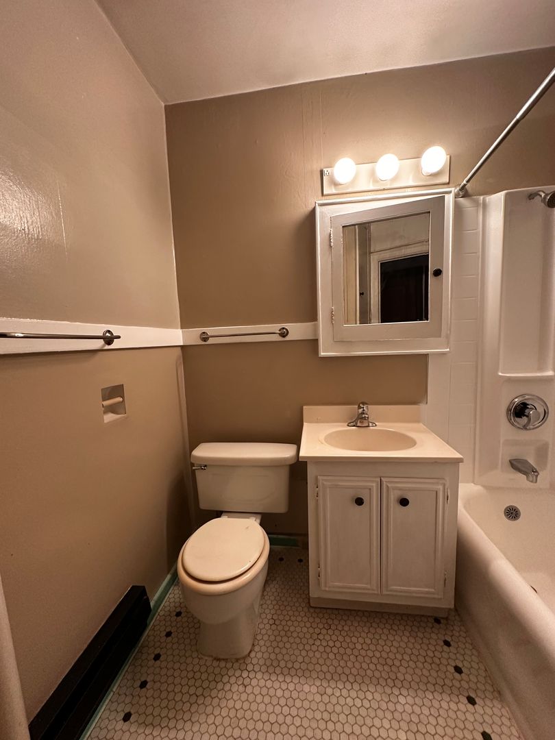 The Windermere Apartments 7 of 12