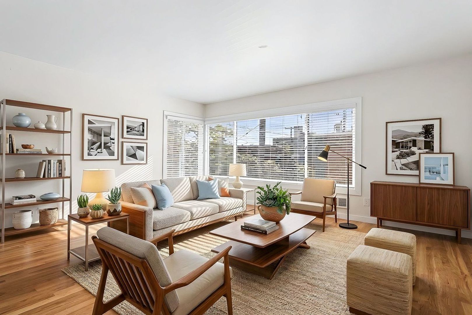 Seattle Apartment: 1221 Queen Anne Ave N
