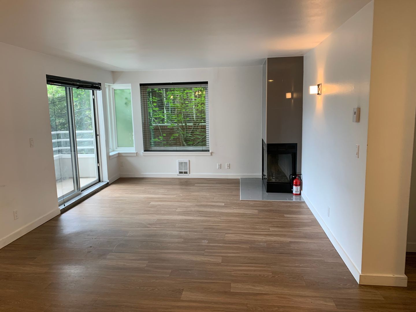 Seattle Apartment: 1233 Taylor Ave N