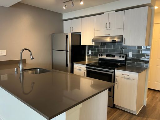 2Bd/ 1Ba in Ballard with balcony, W/D in unit, dishwasher, AVAILABLE GARAGE PARKING! – photo 1