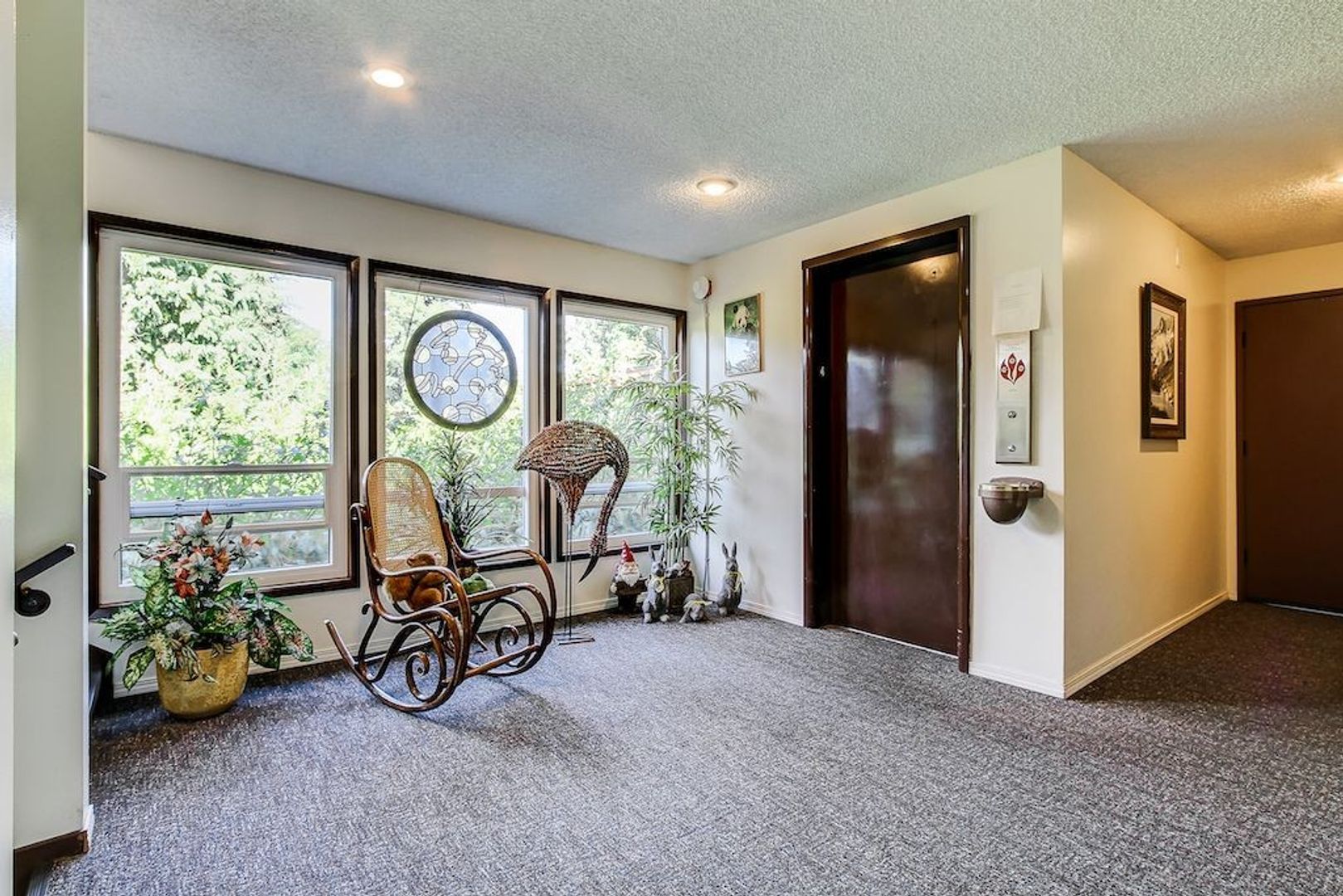 Shoreline Apartment: 604 NE 165th St