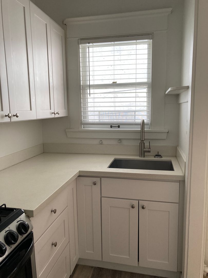Virginian Apartments 5 of 8