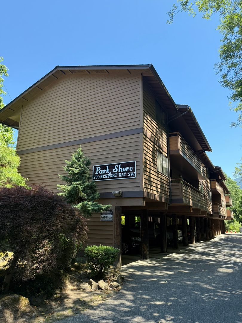 Issaquah Apartment: 230 Newport Way SW
