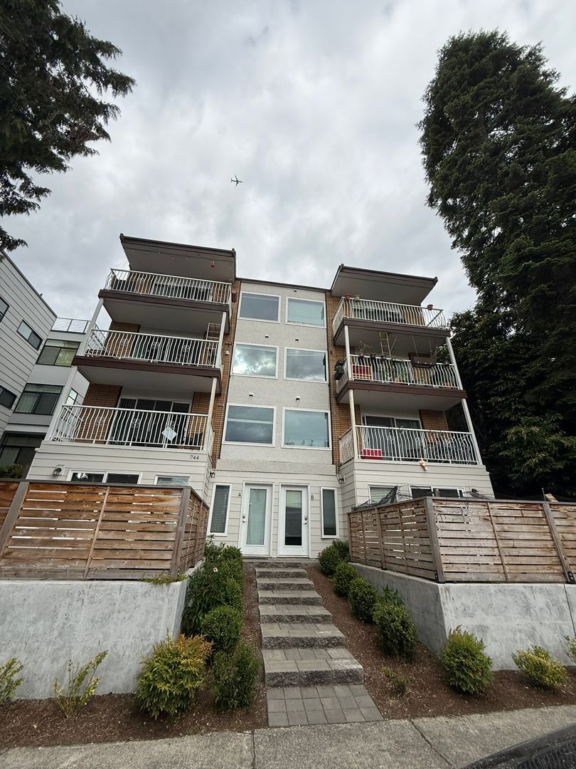 Seattle Apartment: 744 Belmont Place E
