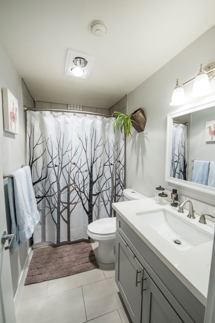 Redmond Apartment: 17121 NE 80th Street
