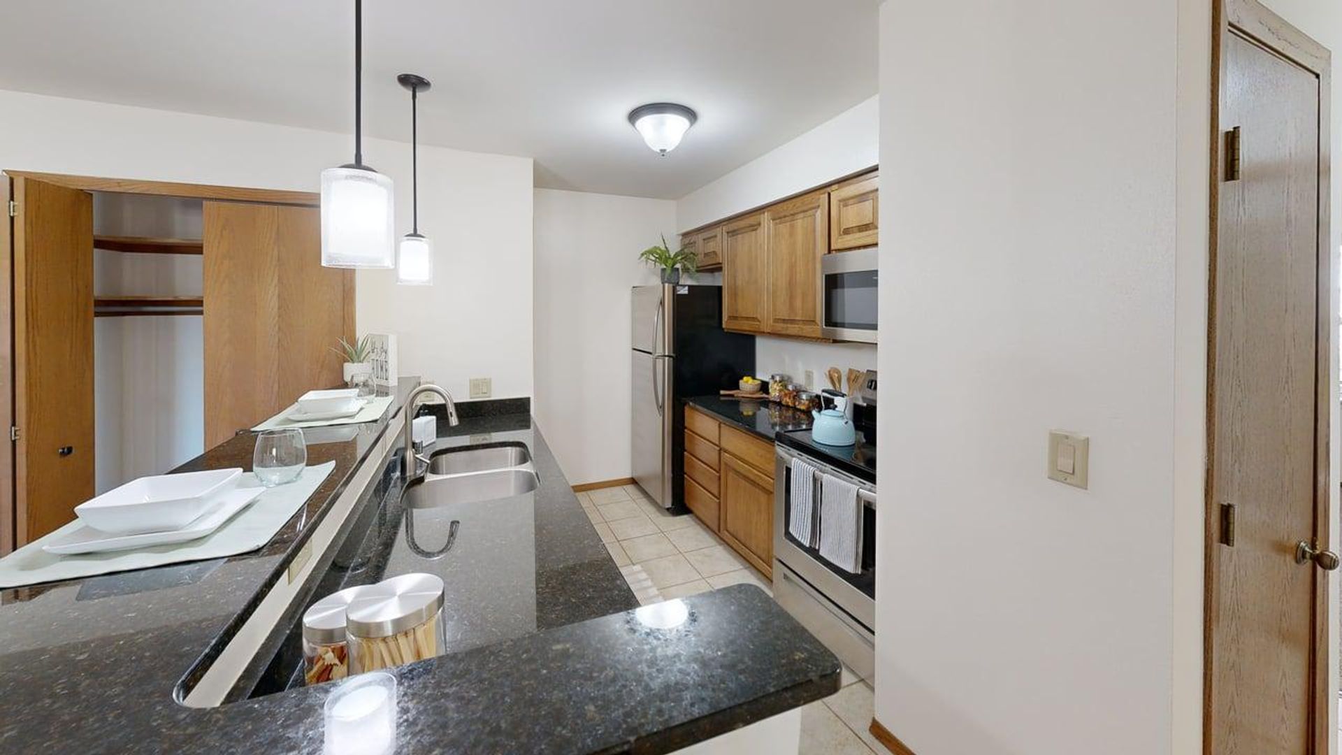 Madison Apartment: 12 Sayner Ct Apt 55