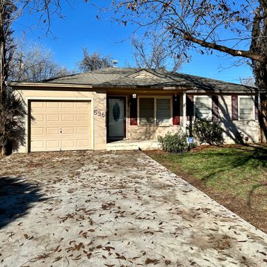 Cute 2 Bedroom 1 Bath Home! – photo 1