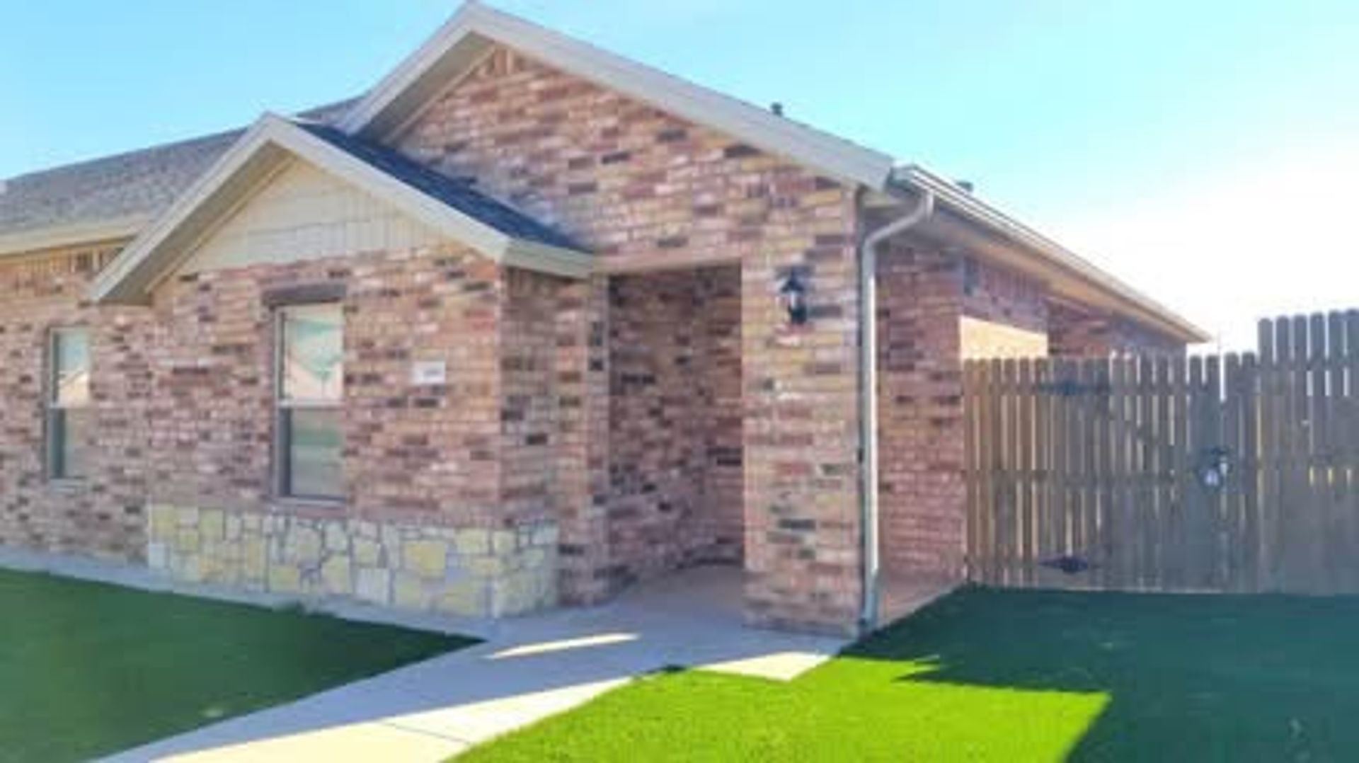 Lubbock House: 3119 113th St.