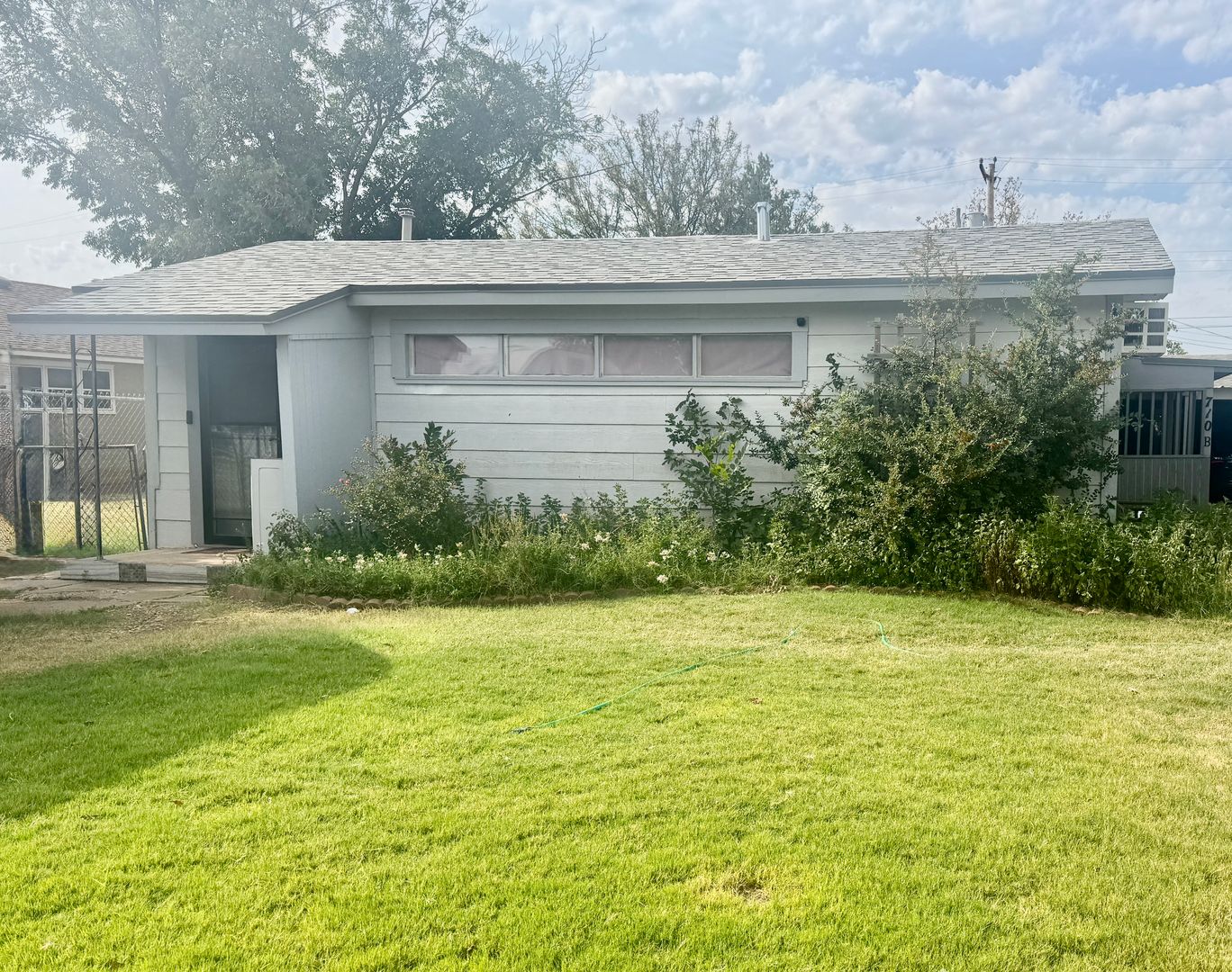 Shallowater Apartment: 710 12th Street