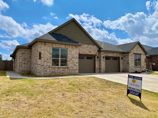 South Lubbock Duplex! 3/2/1 - Ready to go! – photo 1